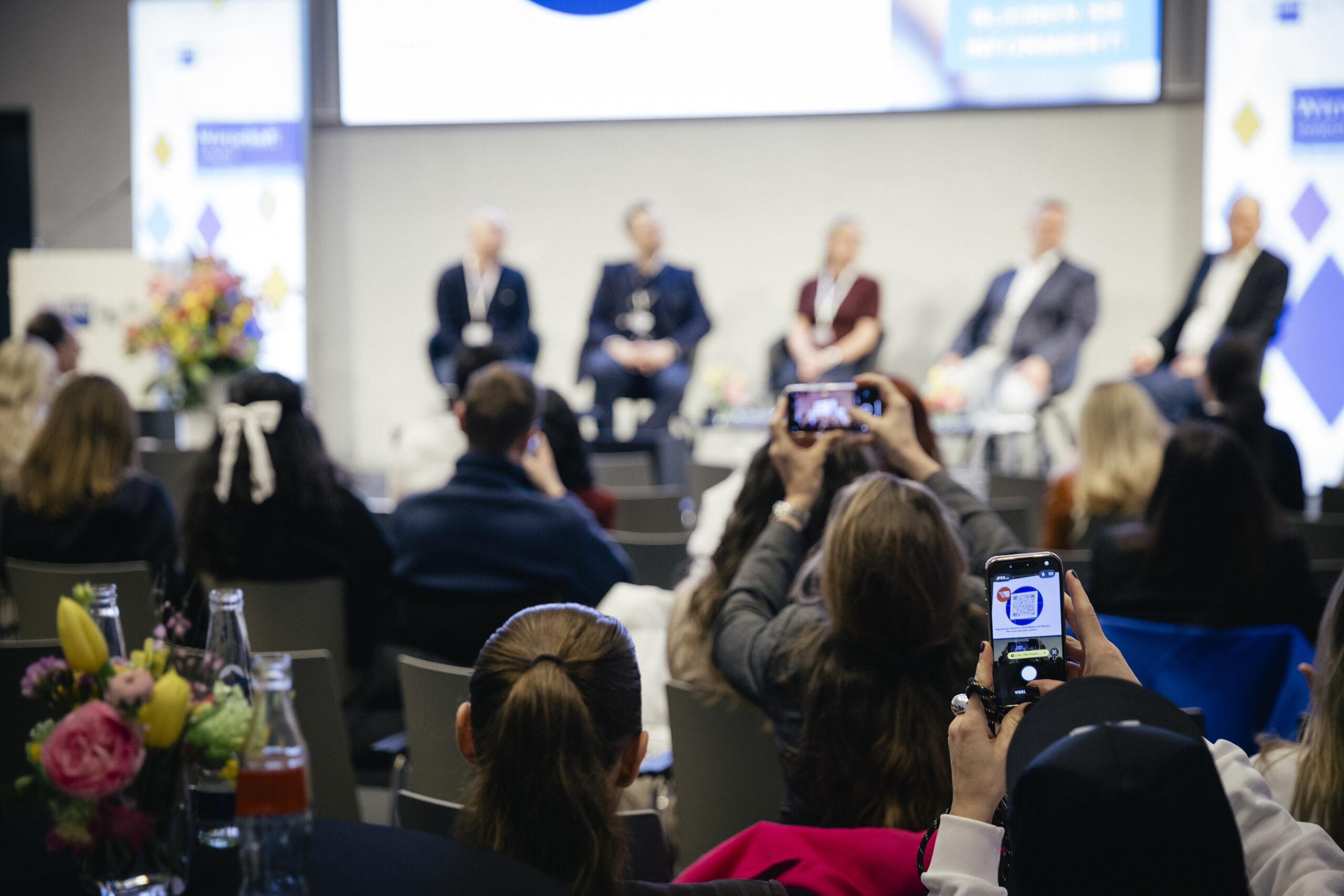 071_IHK_Influencer_TAX_Talk©Goran_Gajanin_DAS_KRAFTBILD